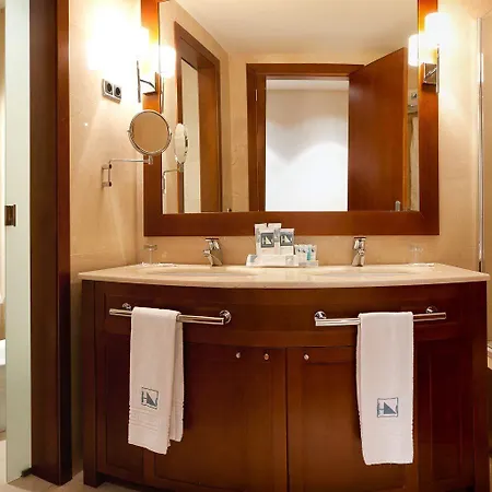 מלון Eurostars Diana Palace